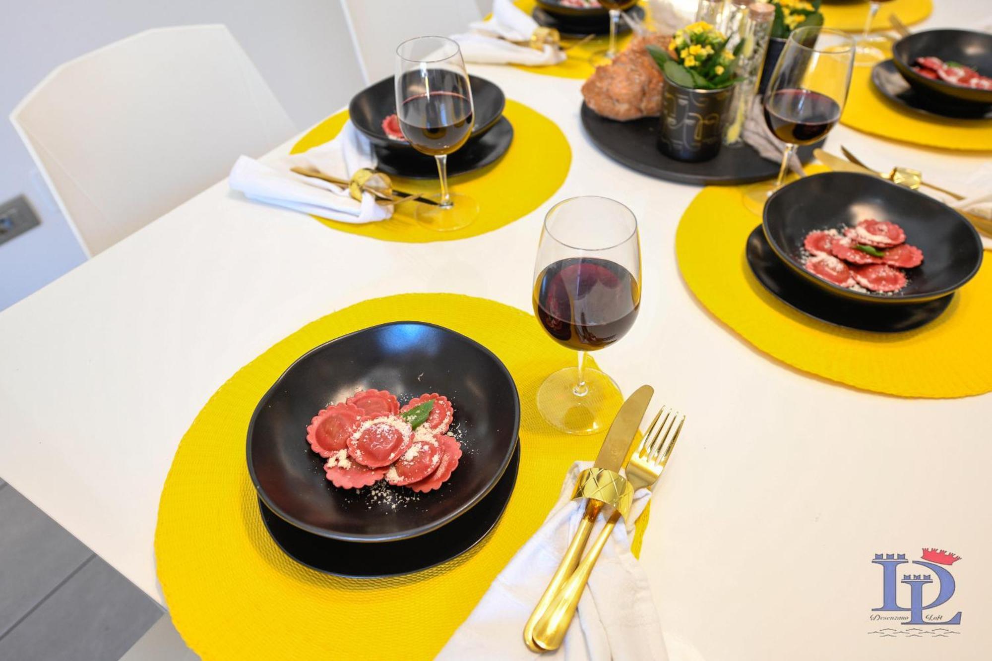 Desenzanoloft Official Partner Marriott Homes & Peschiera Fantasy Apartment's Apartment