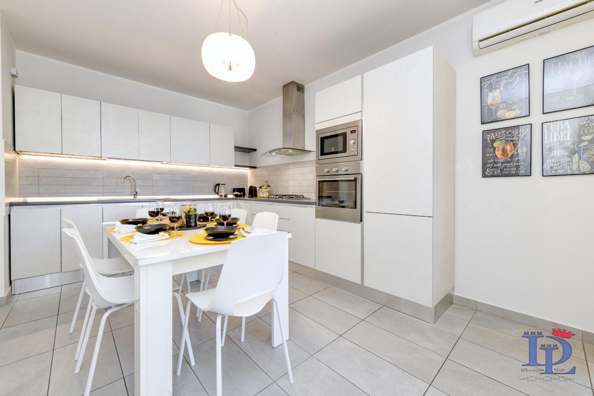 Desenzanoloft Official Partner Marriott Homes & Peschiera Fantasy Apartment's Peschiera del Garda