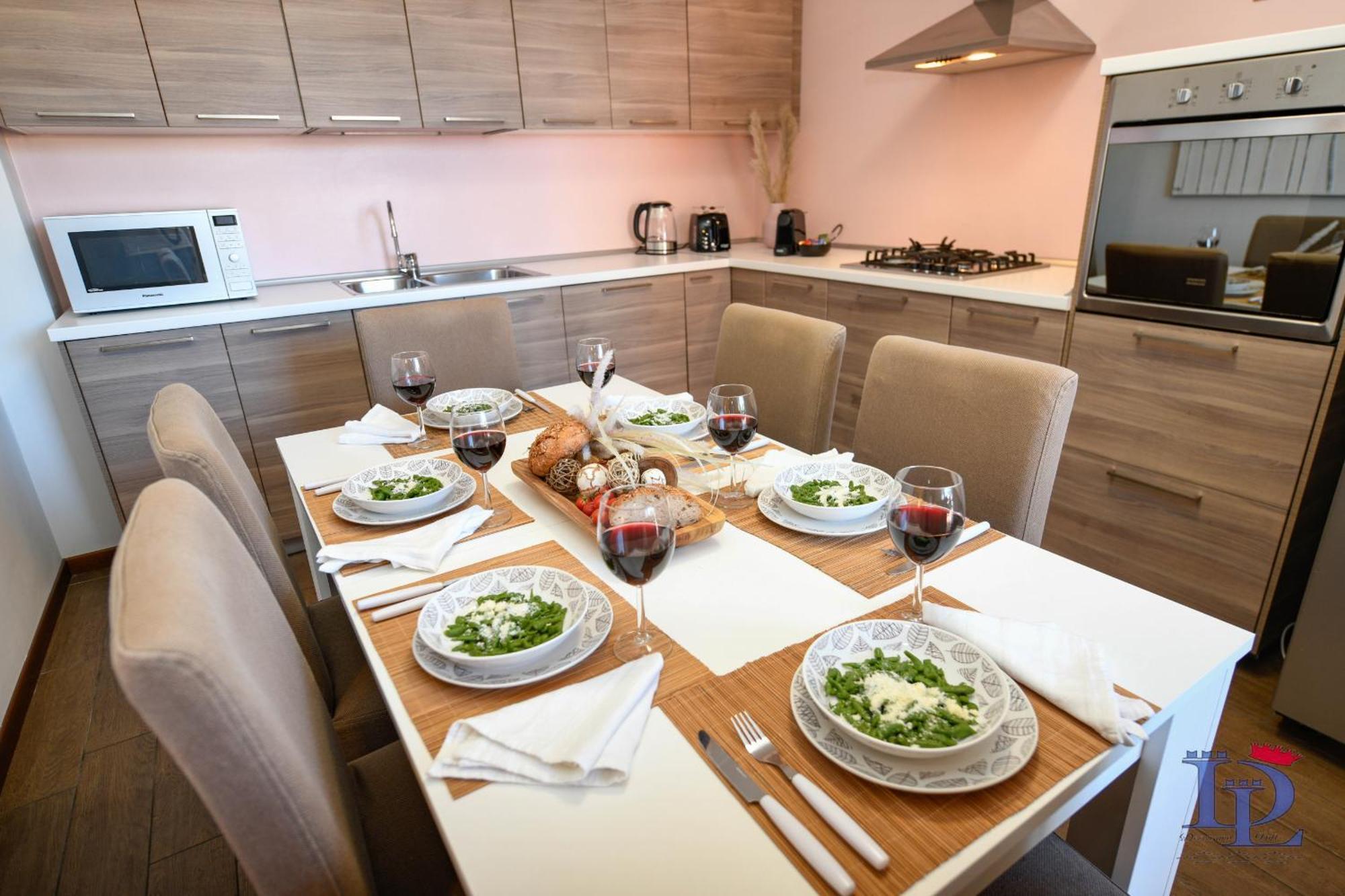 Apartment Desenzanoloft Official Partner Marriott Homes & Peschiera Fantasy Apartment's Peschiera del Garda