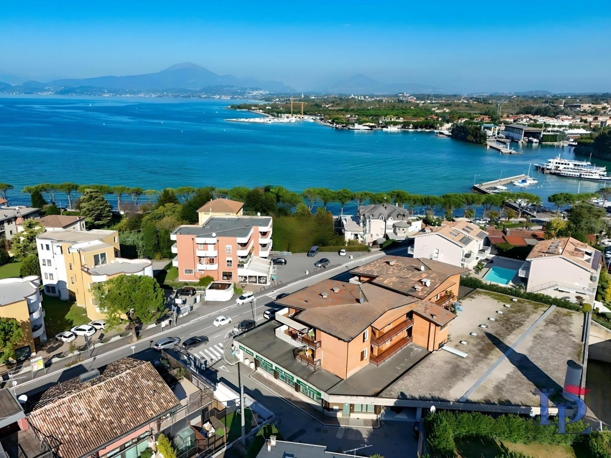 Apartment Desenzanoloft Official Partner Marriott Homes & Peschiera Fantasy Apartment's